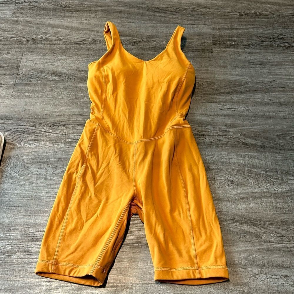 Lululemon size 2 bodysuit